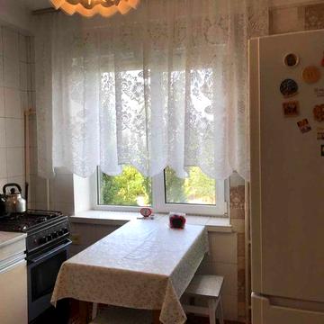 Оренда 2к.кв.вул Мілютенка метро Чернігівська