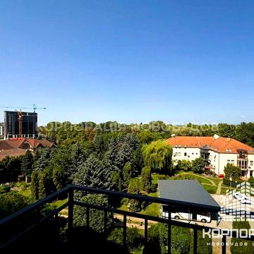 Продаж 1-км квартири в новобудові, 41.8 м2, вид на Боздоський парк