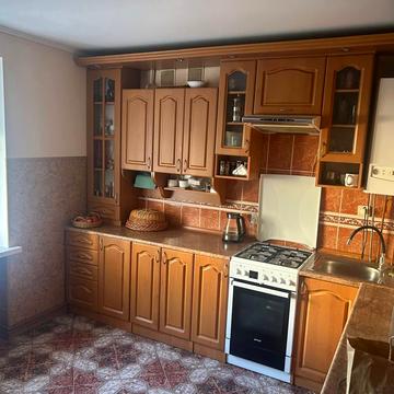 Джерельна вул., 6