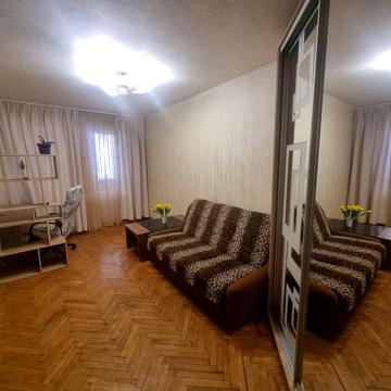 Андрія Малишка вул., 3