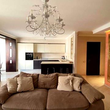 Кленова вул., 2