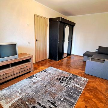 Дарницький бульв., 7