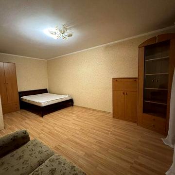 Оренда 1к-квартири Метро Олімпійська, вул. Новокзальна 19