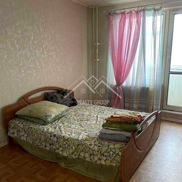 Оренда великої трикімнатної квартири на Макулані.