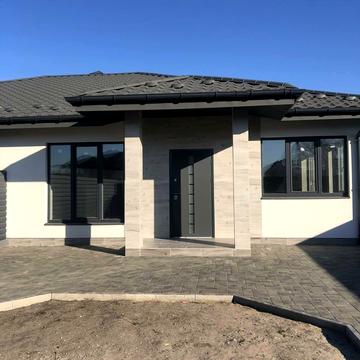 вул Пилипа Орлика, 10