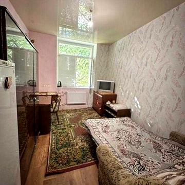 Продам гостинку рядом с метро Масельского
