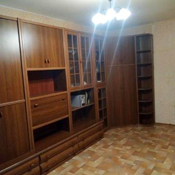 Академіка Корольова вул., 112