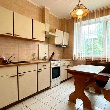 Продажа 2х комнатной квартиры. Второй этаж! Кухня 10 метров!