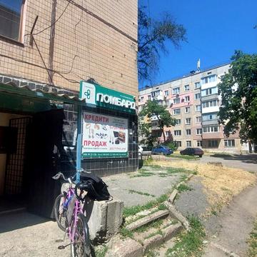 Варшавська вул., 2