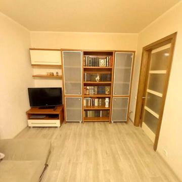 Продам 2-к квартиру 12 квартал ул. Квартальная (середина)