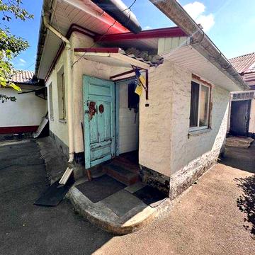 Продаж частини будинку, Вокзальна.