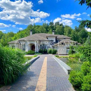 Оренда будинку Лісники. Будинок під горою. 1.3га землі.