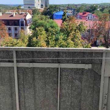 Центр, Європейська, 44, двокімнатна квартира під ремонт.