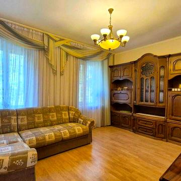 *Продаж 3-х кімнатної повнометражної квартири, по вул. Добролюбова