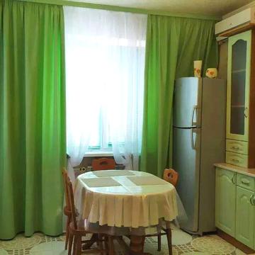 Саперно-Слобідська вул., 8