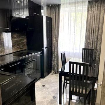 Золотоустівська вул., 46