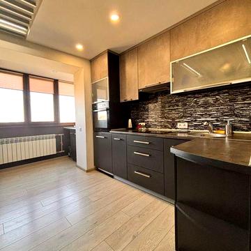 Продам 2 комнатную квартиру на Тополе-2 д. 34 с евроремонтом