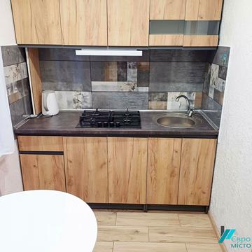 Добровольчих батальонів, 32