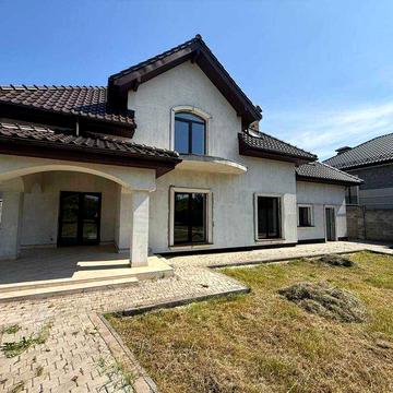 Продаж нового будинку в Рівному