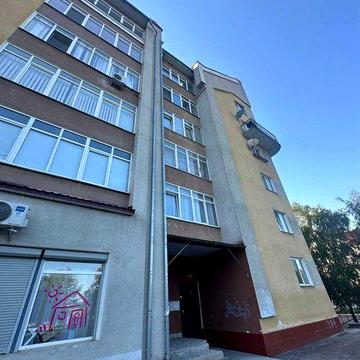 ; **Продаж 3-кімнатної квартири , вул. Івасюка, 78**