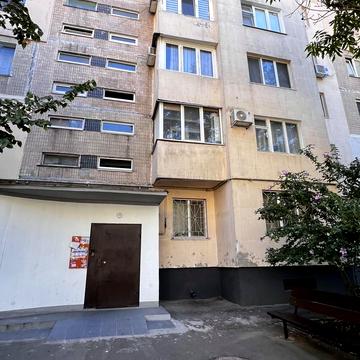 Головківська вул., 2