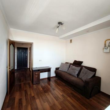 Юності вул., 3