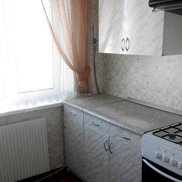 Продам 2-хкімнатну квартиру біля метро