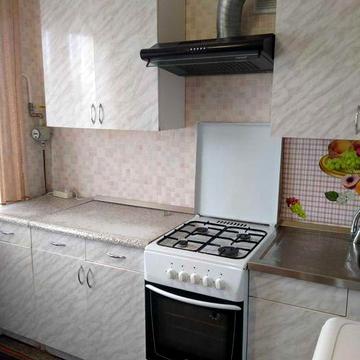 Продам 2-хкімнатну квартиру біля метро