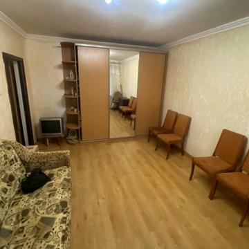 Олександра Попова вул., 11