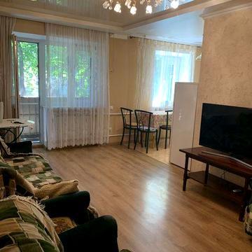 Продам 3ьох кімнатну квартиру на Черемушках