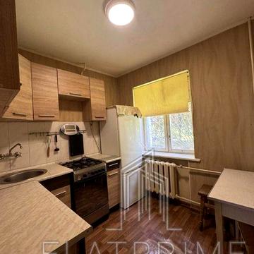 продаж 1к квартири  Салютна 9 Шевченківський рн