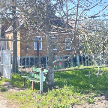 Продам будинок з ділянкою, ціна договірна
