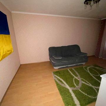 Продам 2 кімнатну квартиру Леваневського 18 (Чорних Запорожців)