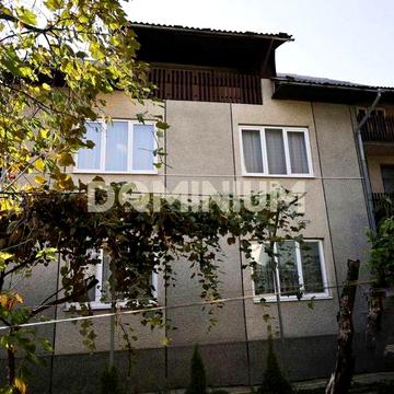 Продається будинок у центрі м. Хуст з діючим бізнесом