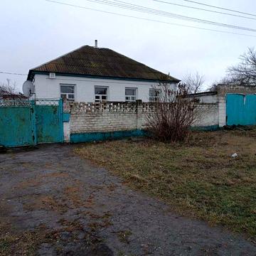 Продам дом в центре п. Андреевка, Изюмского р-на  в Харьковской област