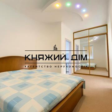 Євгена Коновальця вул. (Щорса), 7-9