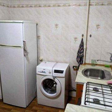Продаж 1-кімнатна , Горлівська 38/40 , Дарницький р-н.