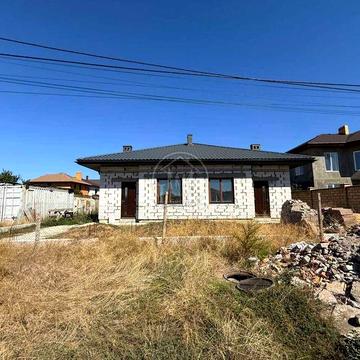 Продажа половины дома  возле ТЦ Ривьера