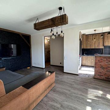 Затишна 2-кімнатна квартира 45 м², 3 поверх, вул. Довженка( Толстого)