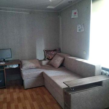 В продажу 2х кімнатна квартира Н.Будинки, Палац Спорту.