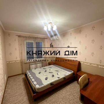 Драгоманова вул., 1-Б