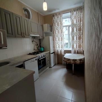 Василя Тютюнника вул. (Анрі Барбюса), 32