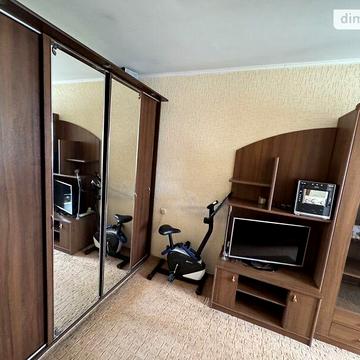 Довгострокова оренда 2к Квартира Павла Корнелюка (Станіславського) вулиця