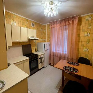 Володимирська вул., 1