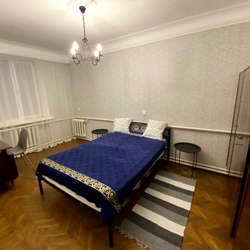 Базарна вул., 85