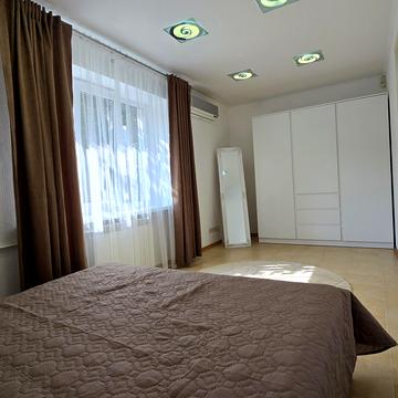 Мечникова вул. (Кловський), 7