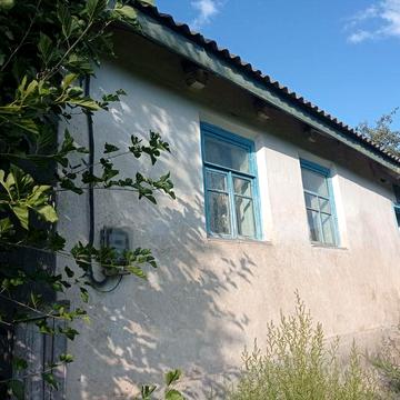 Продам будинок з присадибною ділянкою в м. Іллінці, Вінницької області