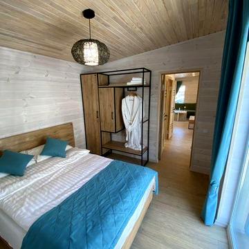 Продаж будинку зі свіжим ремонтом та меблями