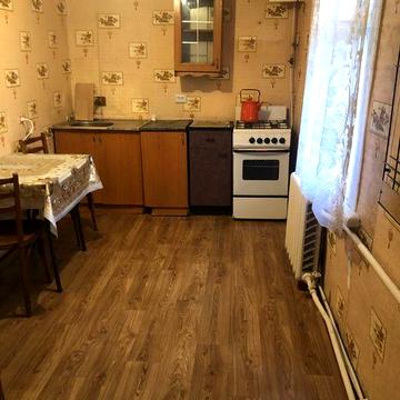 Здається півбудинка в центрі