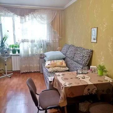 Власниця,продам квартиру гостинного типу,
